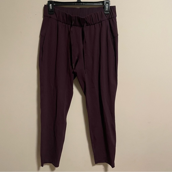 lululemon athletica Pants - Lululemon On The Fly Pant (28") Black Cherry- Size 6